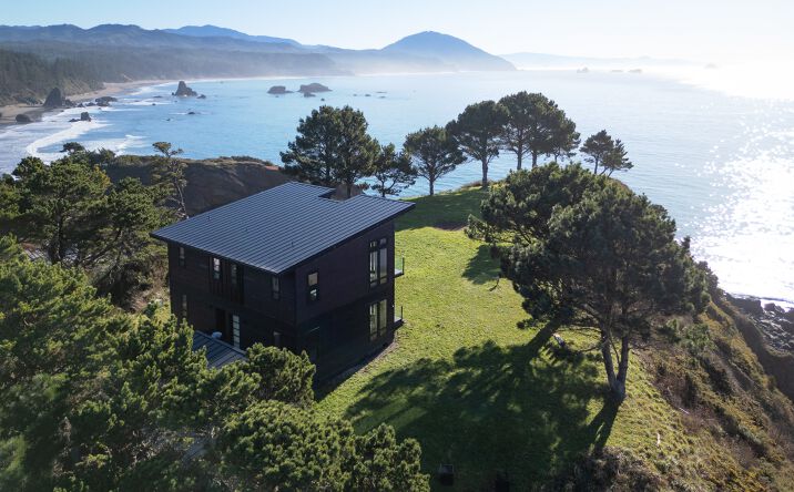 Pictures of Hospitality, Mixed Use, Multifamily property located at 409 Jackson St, Port Orford, OR 97465 for sales - image #1