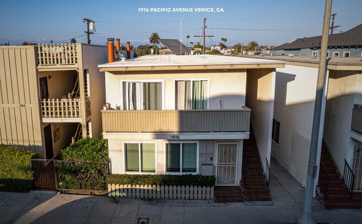 Pictures of Multifamily property located at 1916 Pacific Ave, Los Angeles, CA 90291 for sales - image #1