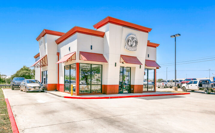 Pictures of Retail property located at 2711 US Highway 281, Marble Falls, TX 78654 for sales - image #1