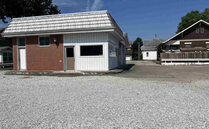 Pictures of Retail, Industrial, Special Purpose property located at 302 Elm St, Clinton, IN 47842 for sales - image #1