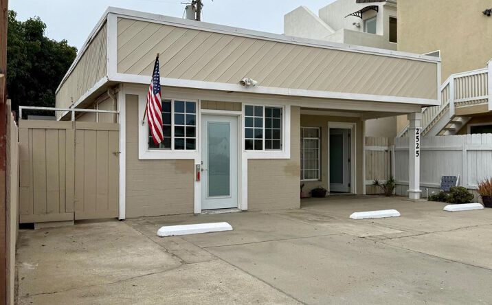 Pictures of Multifamily property located at 2525 Roosevelt Boulevard, Oxnard, CA 93035 for sales - image #1