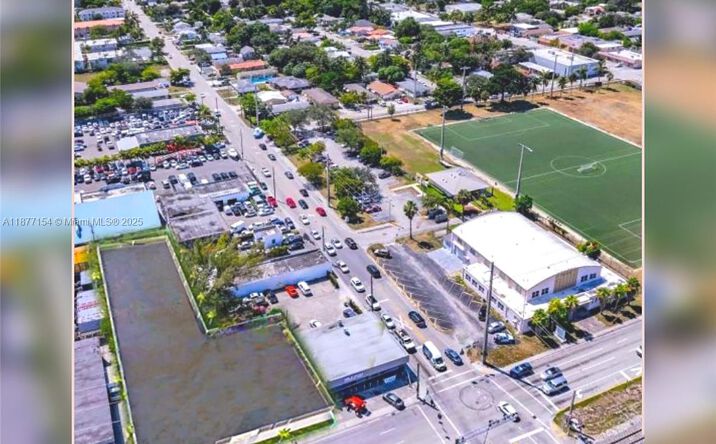 Pictures of Land property located at 826 N Dixie Hwy, Hollywood, FL 33020 for sales - image #1