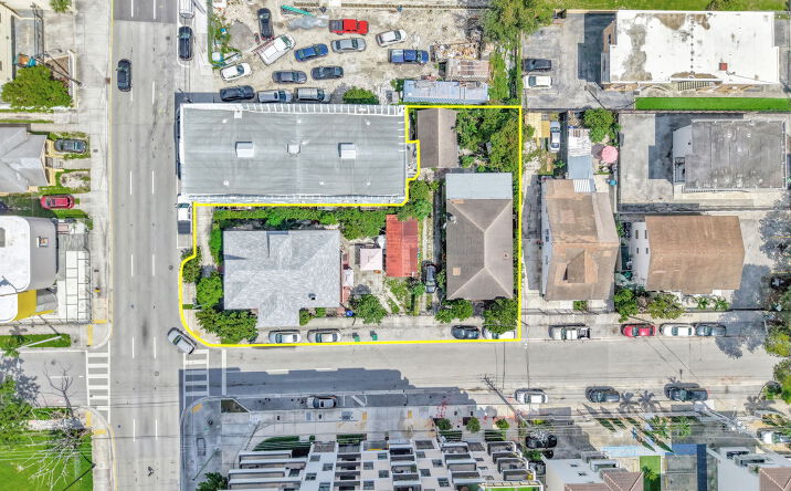 Pictures of Multifamily property located at 676 SW 1st St, Miami, FL 33130 for sales - image #1