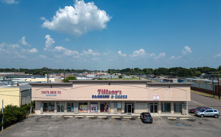 Pictures of Retail property located at 1600 9th Ave, Port Arthur, TX 77642 for sales - image #1