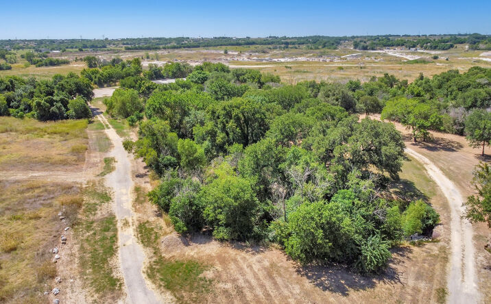 Pictures of Land, Special Purpose, Mixed Use property located at 301 FM 1660, Hutto, TX 78634 for sales - image #1