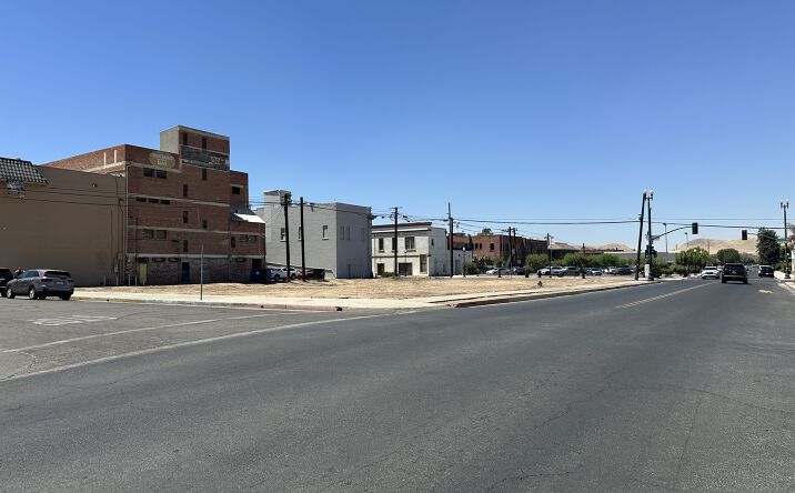 Pictures of Land property located at 36 E Mill, Porterville, CA 93257 for sales - image #1