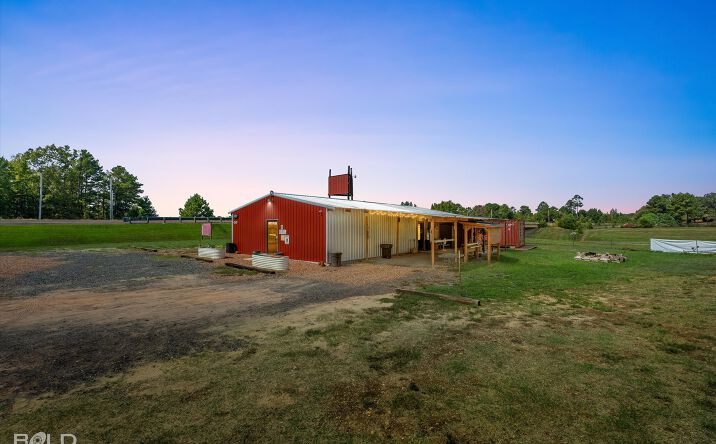 Pictures of Retail property located at 7318 Ida State Line Rd, Ida, LA 71044 for sales - image #1