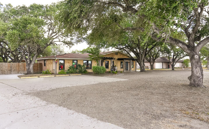 Pictures of Retail, Office, Special Purpose property located at 15210 Northwest Blvd, Robstown, TX 78380 for sales - image #1
