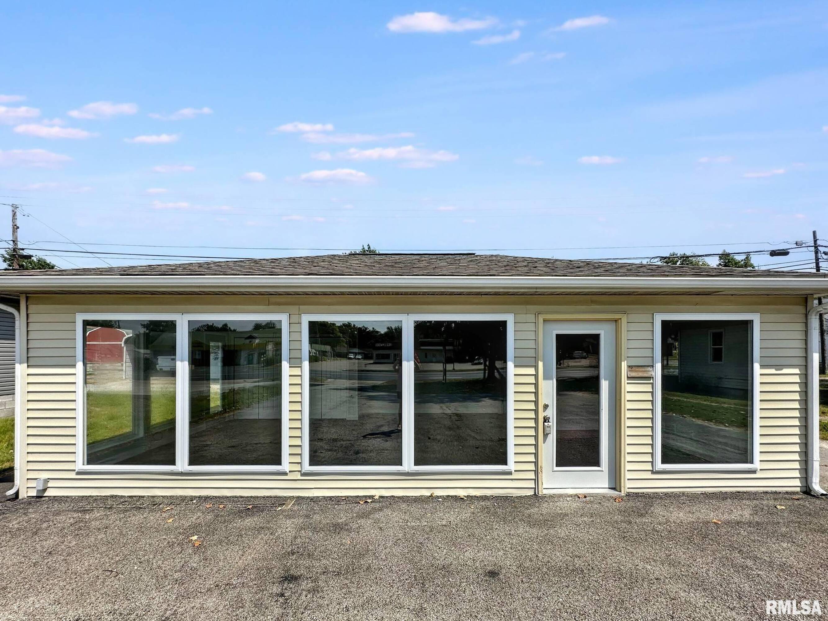 1112 Park Ave, Herrin, IL 62948-4134