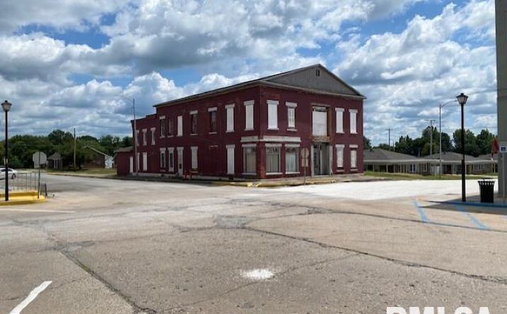 Pictures of Office, Retail property located at 104 S HILL Street, Winchester, IL 62694 for sales - image #1