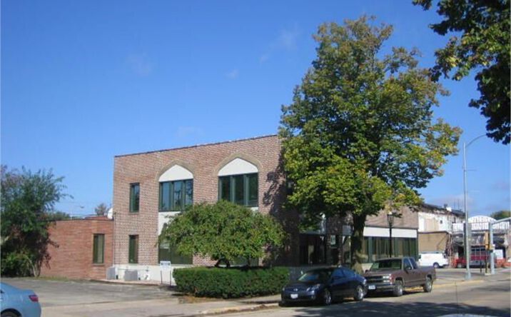 Pictures of Office property located at 240 N BLUFF Boulevard, Clinton, IA 52732 for sales - image #1