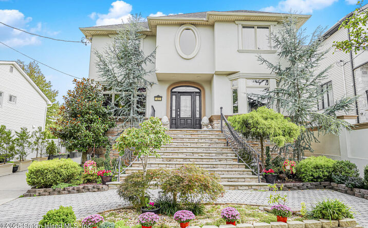 Pictures of Multifamily property located at 42 Mosely Avenue, Staten Island, NY 10312 for sales - image #1
