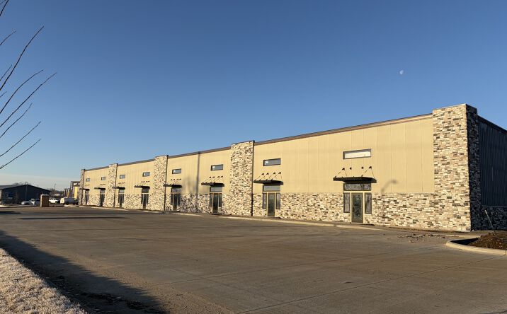 Pictures of Industrial property located at 5950 NW Beaver Dr, Johnston, IA 50131 for sales - image #1