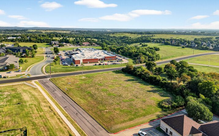 Pictures of Land, Office, Retail property located at 3401 N Calais St, Sherman, TX 75090 for sales - image #1