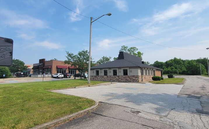Pictures of Retail property located at 18055 Bagley Road, Middleburg Heights, OH 44130 for sales - image #1