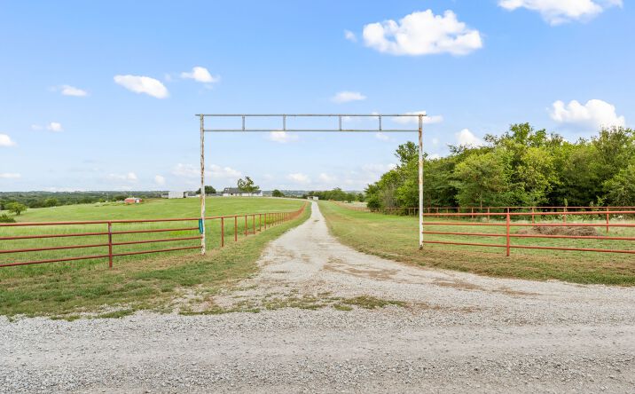 Pictures of Land, Special Purpose property located at 10902 Clear Creek Rd W, Sanger, TX 76266 for sales - image #1
