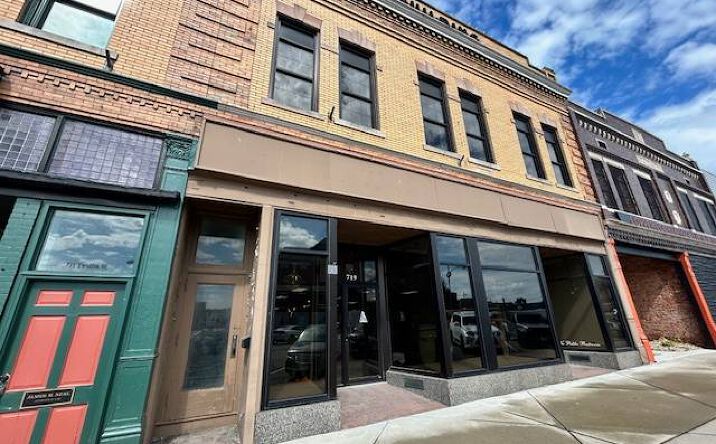 Pictures of Office property located at 719 12th Street, Lawrenceville, IL 62439 for sales - image #1