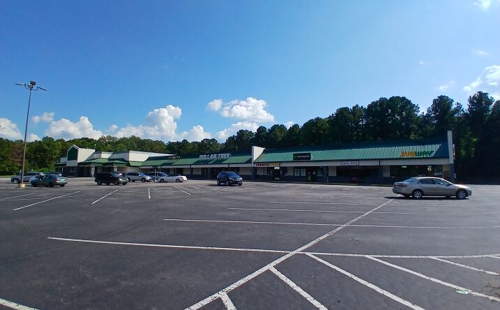 Pictures of Retail property located at 321 E Macon St, Warrenton, NC 27589 for sales - image #1