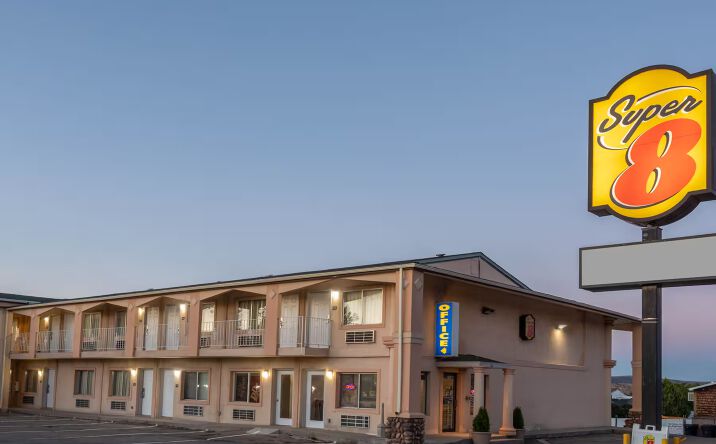 Pictures of Hospitality property located at 1710 Harrison Dr, Evanston, WY 82930 for sales - image #1