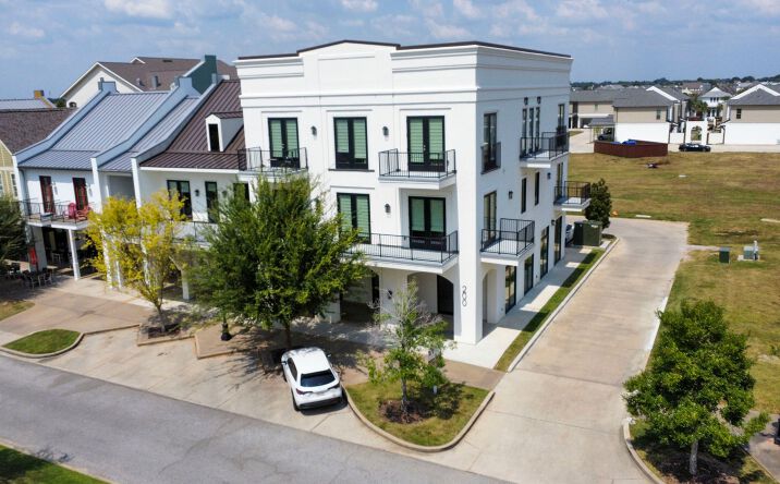 Pictures of Retail, Office, Mixed Use, Special Purpose property located at 200 Prescott Blvd, Youngsville, LA 70592 for sales - image #1