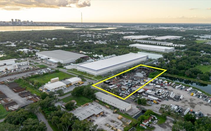 Pictures of Office, Industrial property located at 5404 24th Ave S, Tampa, FL 33619 for sales - image #1