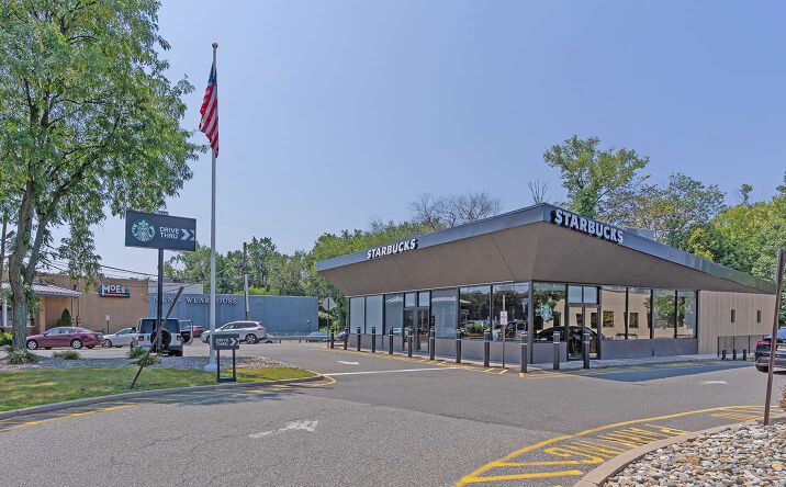 Pictures of Retail property located at 177 Route 17 South, Paramus, NJ 07652 for sales - image #1