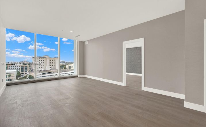 Pictures of Retail, Office, Hospitality property located at 2820 NE 214th St # 1005, Aventura, FL 33180 for sales - image #1