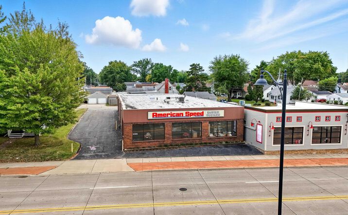 Pictures of Industrial, Retail property located at 3006 AVENUE OF THE CITIES, Moline, IL 61265 for sales - image #1