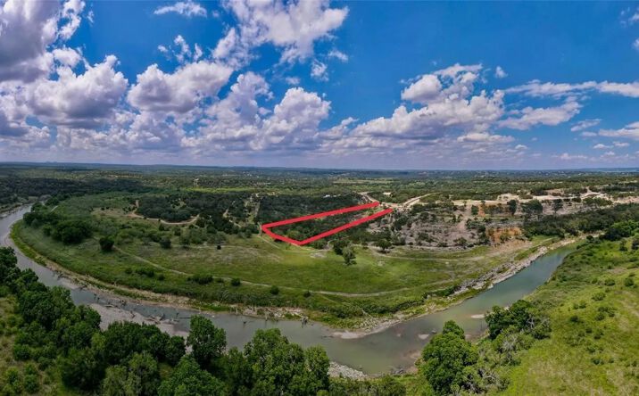 Pictures of Land property located at 1978 Paradise Pkwy, Canyon Lake, TX 78133 for sales - image #1