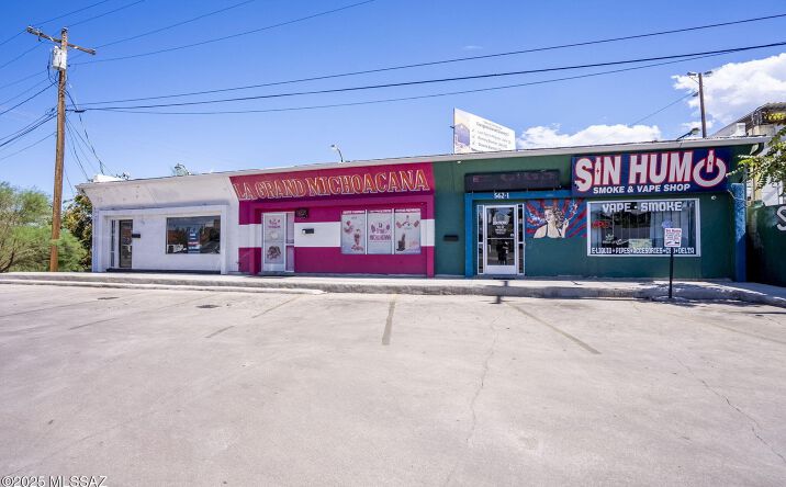 Pictures of Special Purpose property located at 562 N Grand Avenue, Nogales, AZ 85621 for sales - image #1