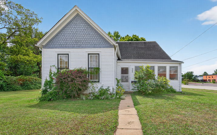 Pictures of Land, Mixed Use property located at 222 W St Louis St, Pacific, MO 63069 for sales - image #1