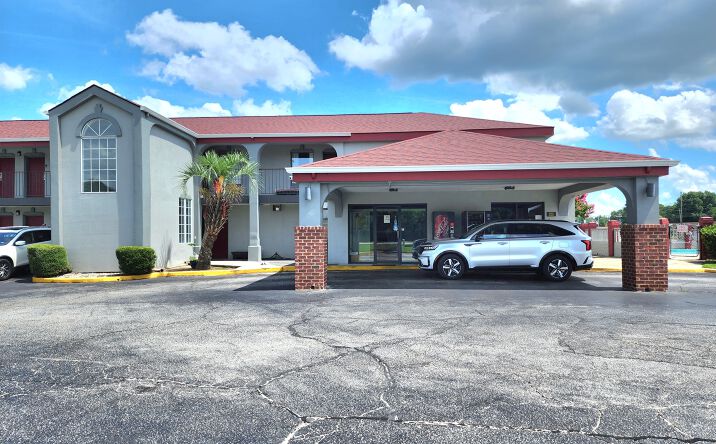 Pictures of Hospitality property located at 1223 Camden Hwy, Sumter, SC 29150 for sales - image #1