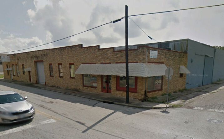 Pictures of Office, Retail property located at 118 S Main St, Baytown, TX 77520 for sales - image #1