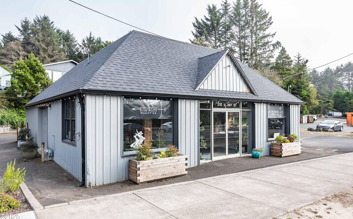 Pictures of Mixed Use property located at 3110 SE Hwy 101, Lincoln City, OR 97367 for sales - image #1