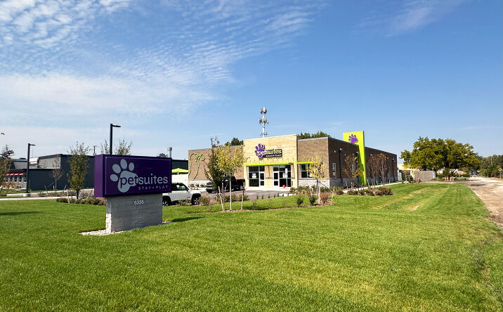 Pictures of Retail property located at 6335 15 Mile Rd, Sterling Heights, MI 48312 for sales - image #1