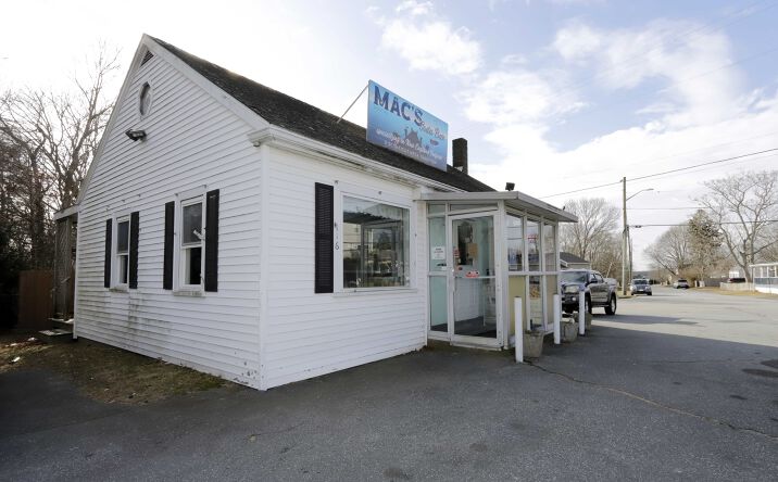 Pictures of Retail property located at 116 Sconticut Neck Rd, Fairhaven, MA 02719 for sales - image #1