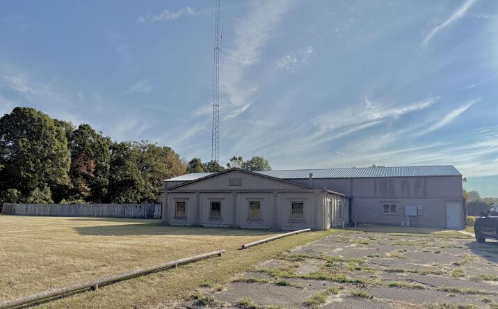 Pictures of Retail, Office, Industrial property located at 11191 Concord Rd, Jonesville, MI 49250 for sales - image #1