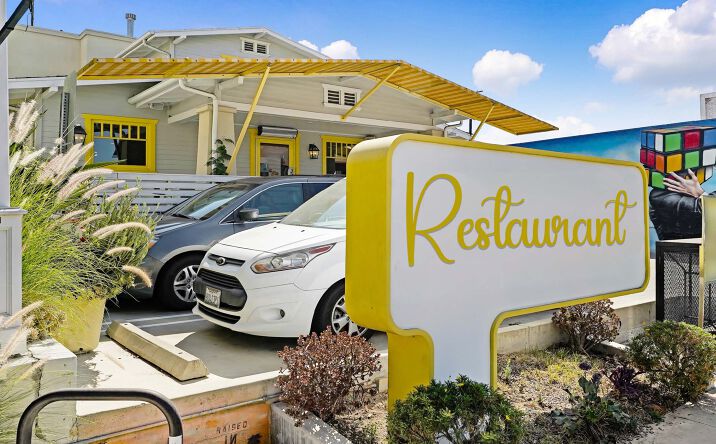 image of property at 626 N LARCHMONT BLVD Los Angeles CA 90004-1308