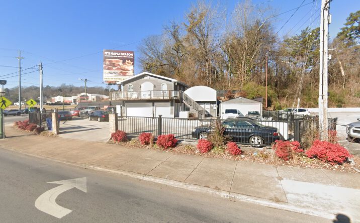 Pictures of Mixed Use, Retail property located at 3929 Dayton Blvd, Chattanooga, TN 37415 for sales - image #1
