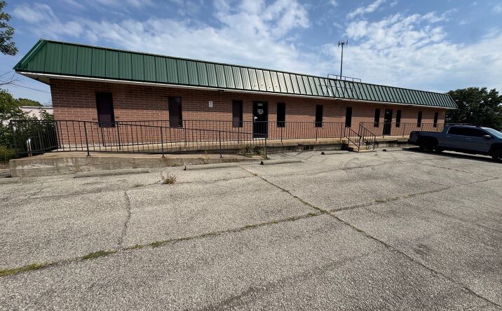 Pictures of Industrial, Office, Retail property located at 4609 S Norfleet Rd, Independence, MO 64055 for sales - image #1
