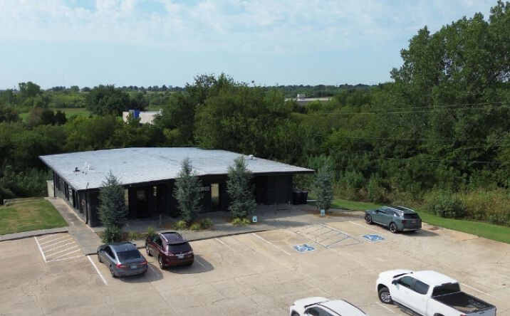 Pictures of Office property located at 10707 Broadway Ext, Oklahoma City, OK 73114 for sales - image #1