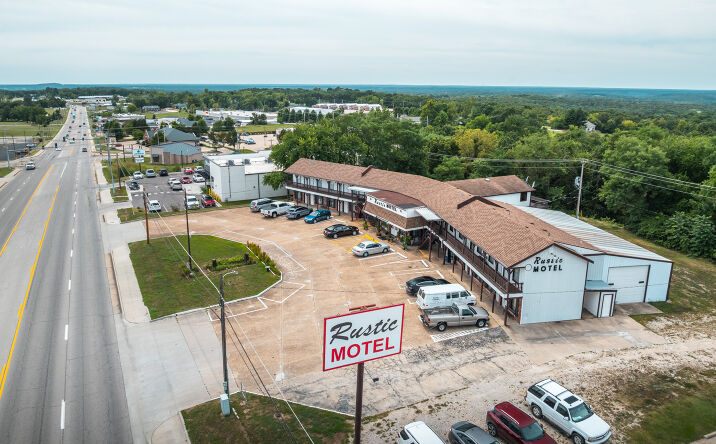 Pictures of Hospitality property located at 812 S Bishop Ave, Rolla, MO 65401 for sales - image #1