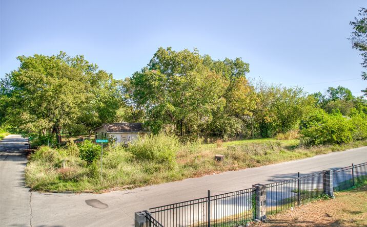 Pictures of Land, Multifamily property located at 1327 N Rockford Avenue, Tulsa, OK 74106 for sales - image #1