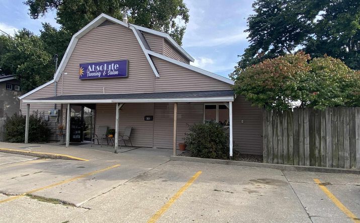 Pictures of Office, Retail property located at 30 E OLIVE Street, Canton, IL 61520 for sales - image #1
