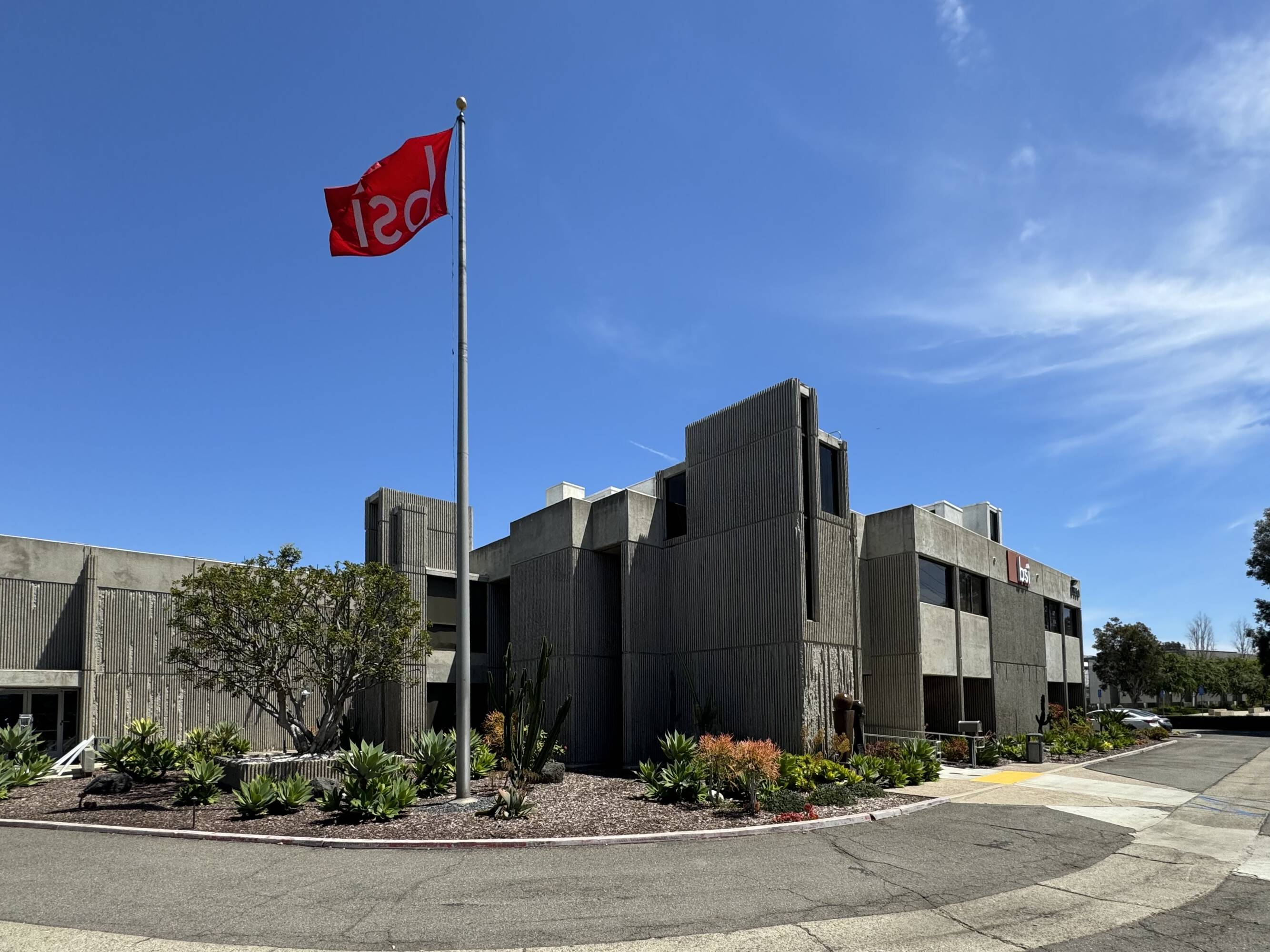 17550 Gillette Ave, Irvine, CA 92614