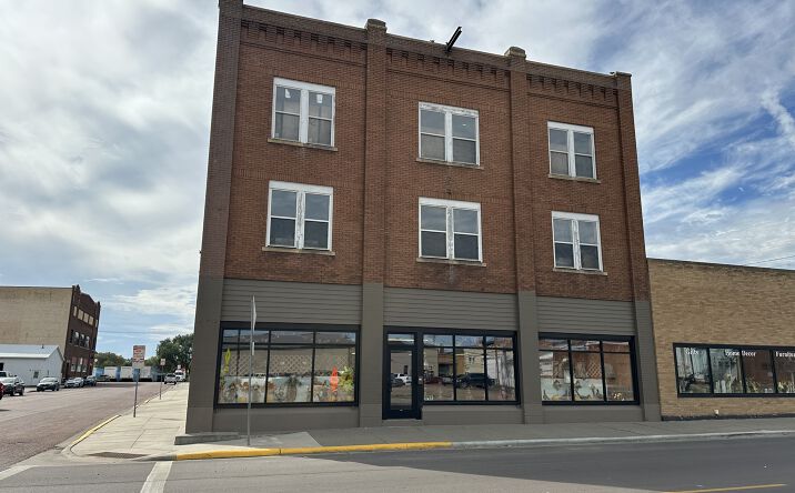 Pictures of Business for Sale, Industrial, Retail, Special Purpose property located at 119 E 1st Ave, Mitchell, SD 57301 for sales - image #1