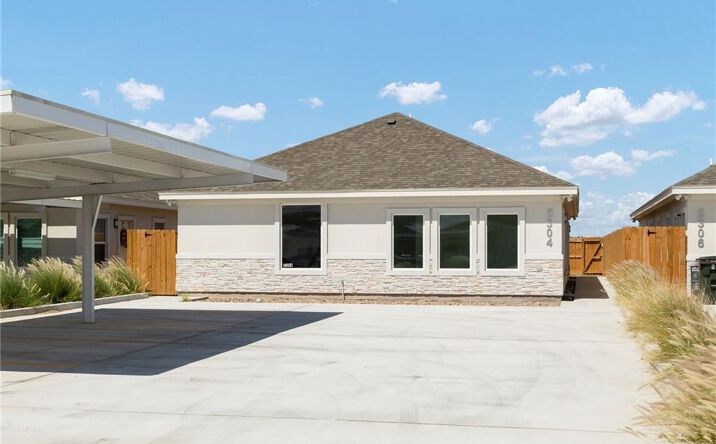 Pictures of Multifamily property located at 5304 Vision Street, Rio Grande City, TX 78582 for sales - image #1