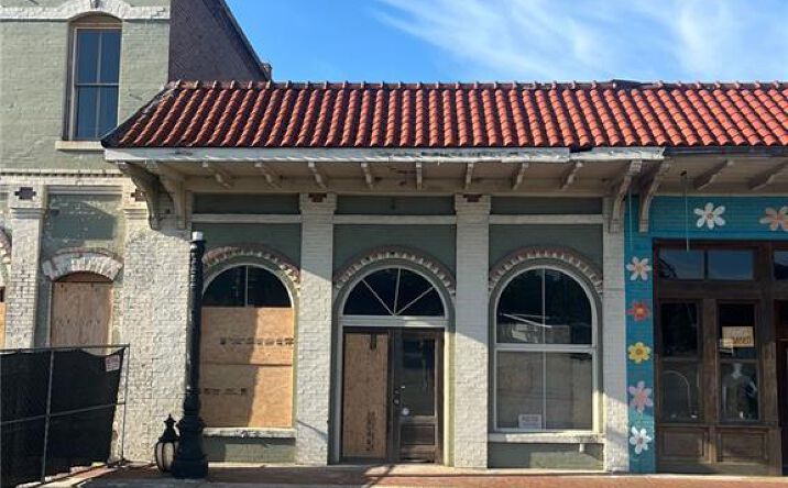 Pictures of Retail property located at 12 ZEBULON Street, Barnesville, GA 30204 for sales - image #1