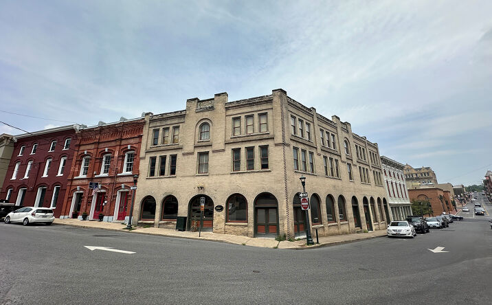 Pictures of Hospitality, Mixed Use, Multifamily, Office, Retail property located at 1 Middlebrook Ave, Staunton, VA 24401 for sales - image #1
