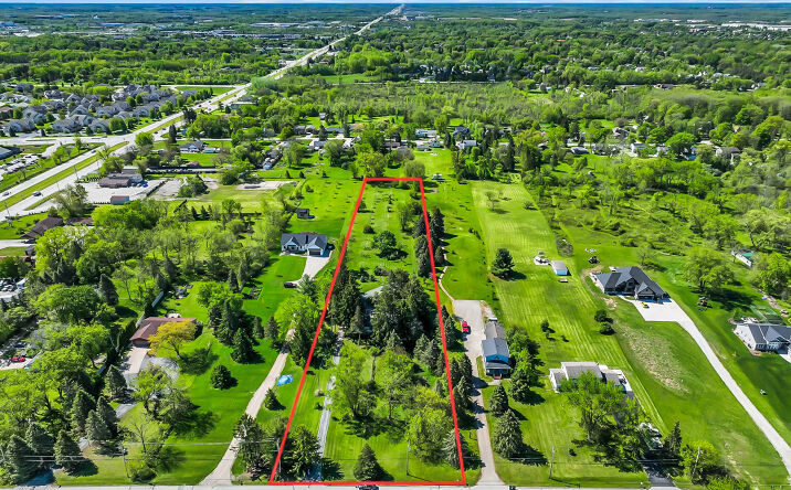Pictures of Multifamily property located at 2901 W Forest Hill Ave, Franklin, WI 53132 for sales - image #1